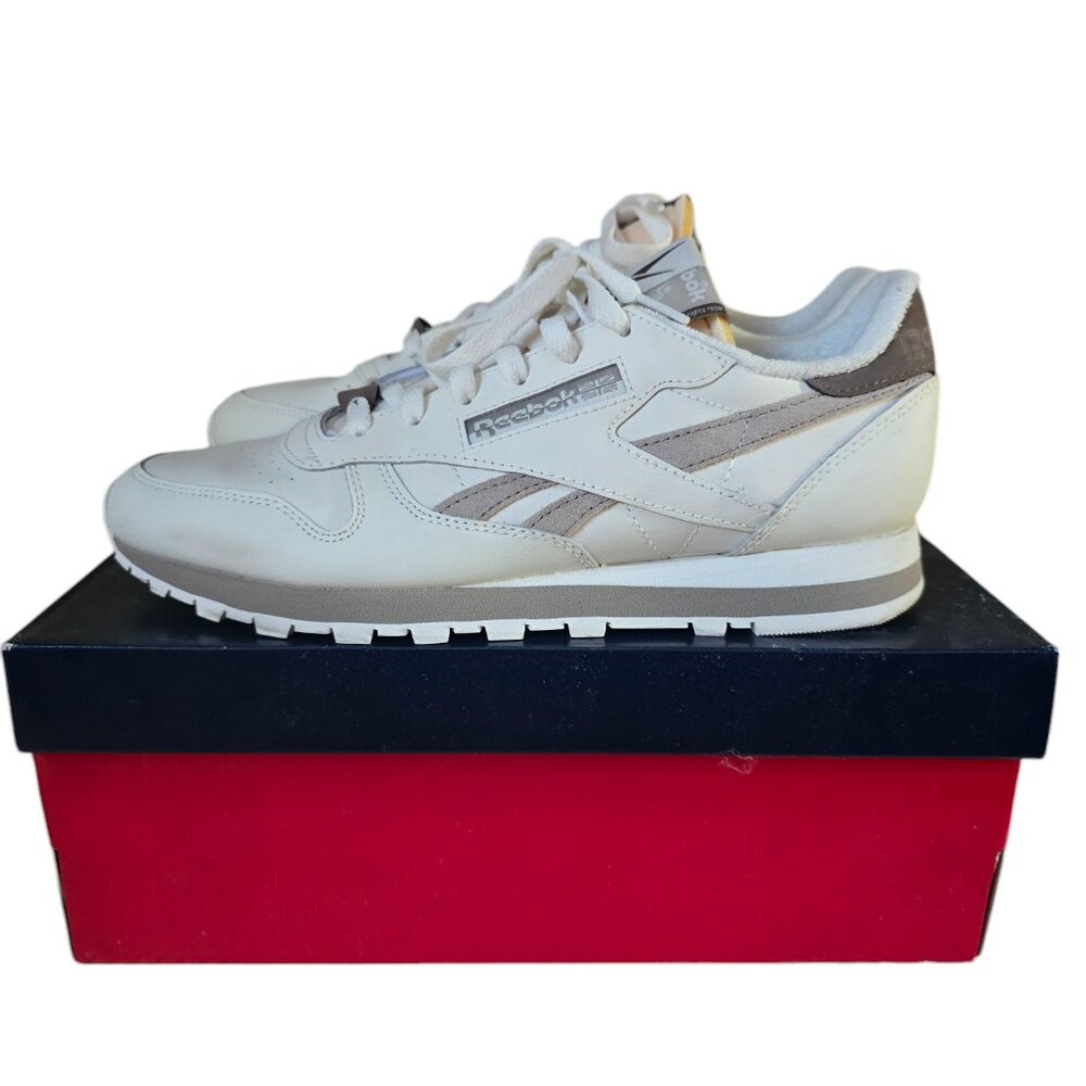 Reebok Classic Leather Women’s Sneaker Running Shoe Athletic Cream Size 10